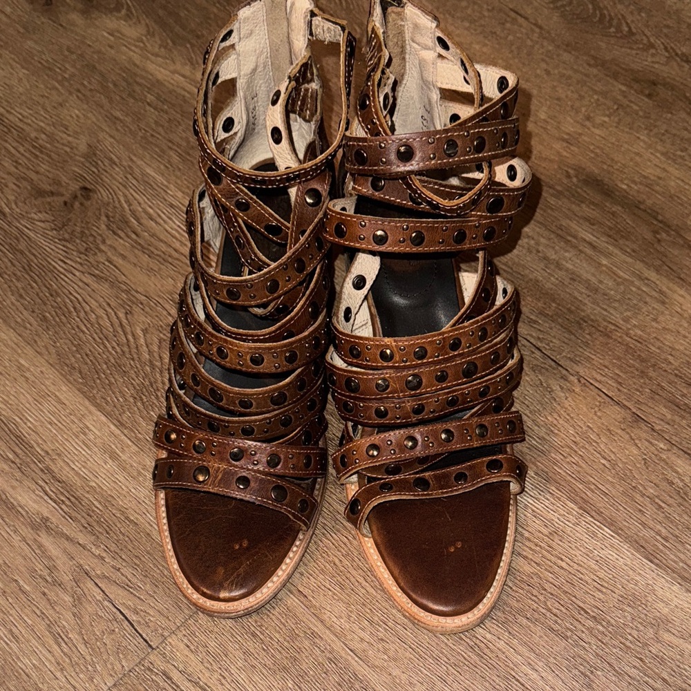 FreeBird CANNES Brown studded booties